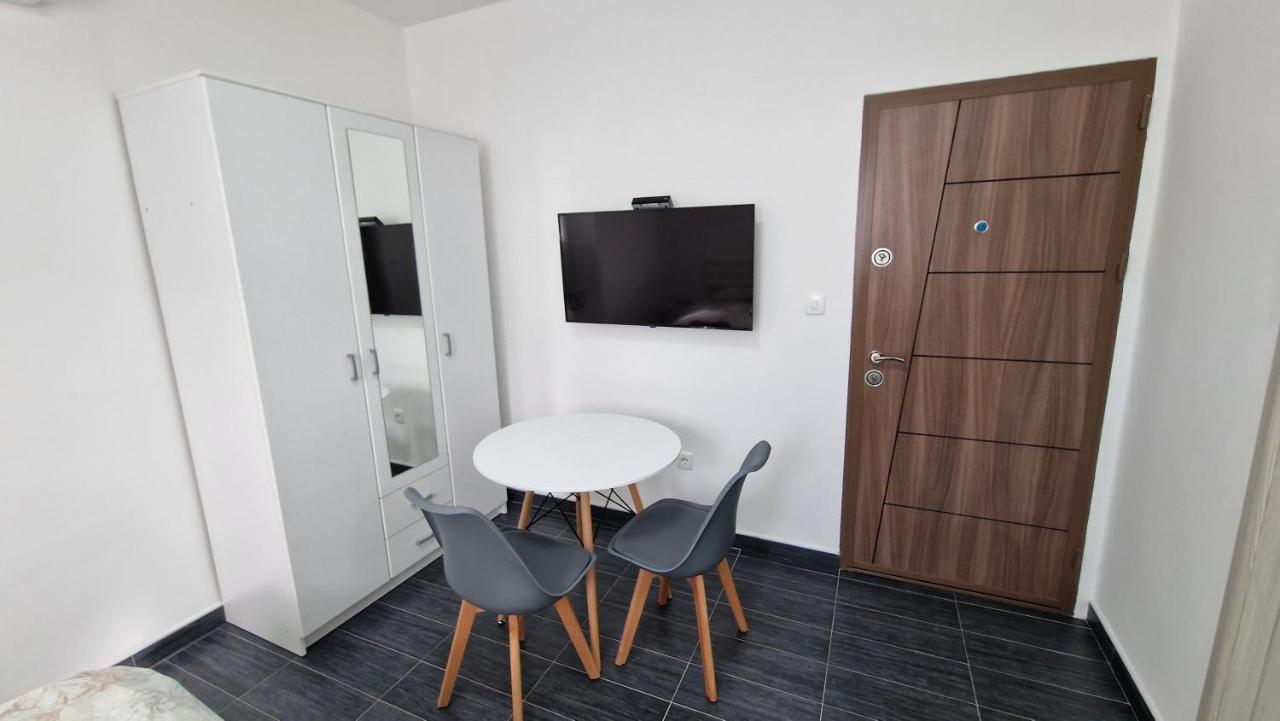Apartman Tolosi 2 Leilighet Podgorica Eksteriør bilde