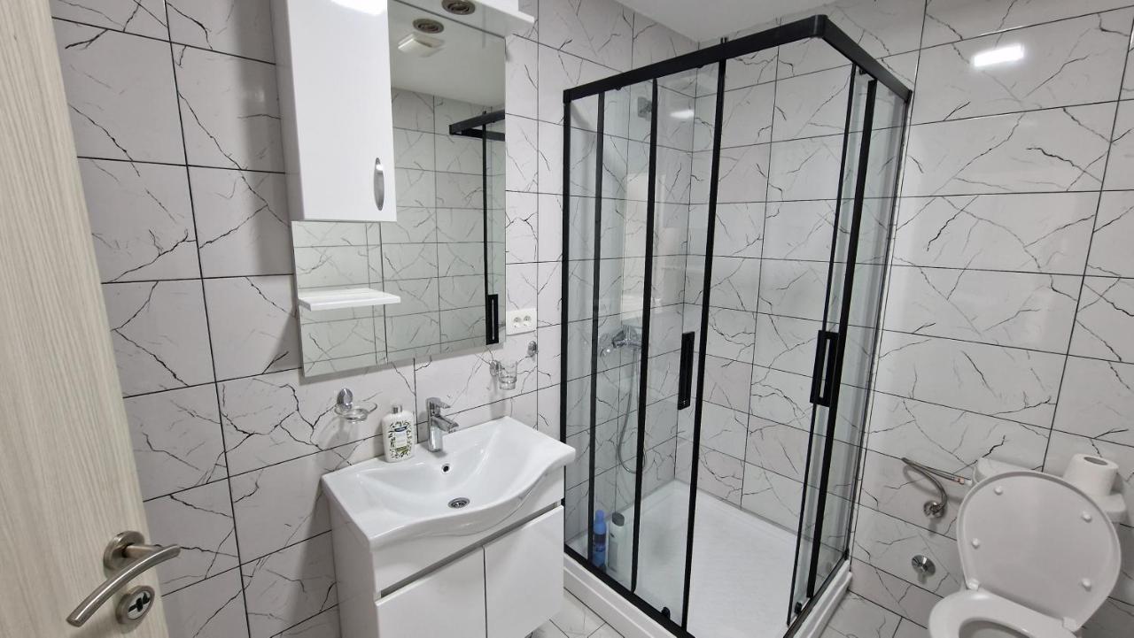 Apartman Tolosi 2 Leilighet Podgorica Eksteriør bilde
